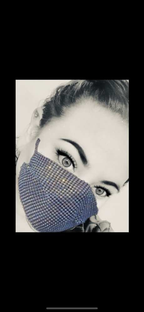 Curvaceous Beauty nude only fans leaks