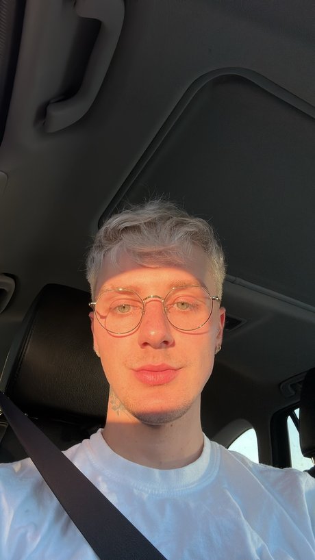 UNHOLY SAINT only fans content