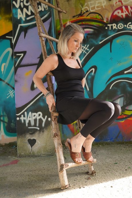 Sabdeluxe Foot Fetish Goddess sex onlyfans