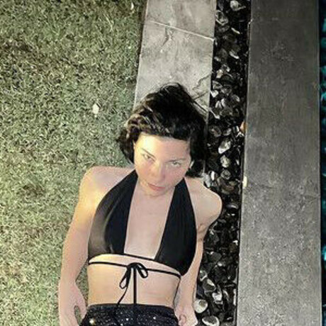 Merve Bolugur new onlyfans