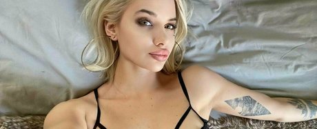 alexis xxxx strip onlyfans