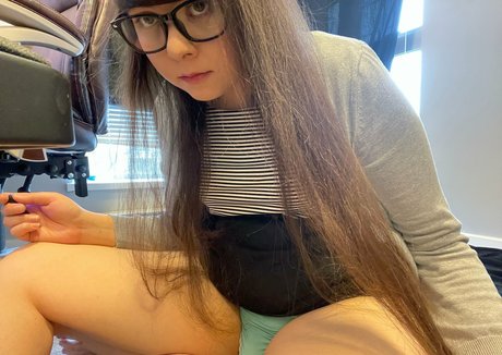 princesszoeymtf onlyfans pics