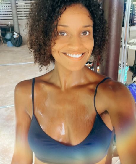 Aude Legastelois onlyfans naked