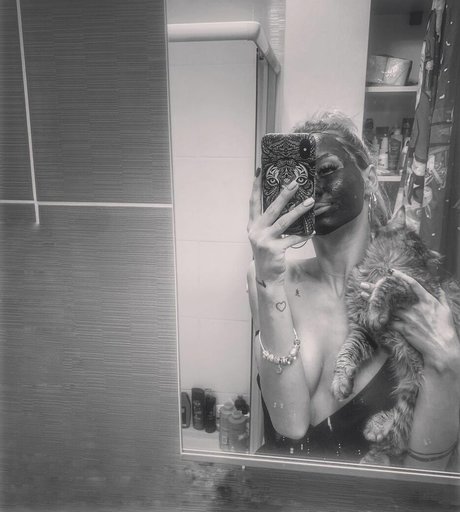 axalrnaed onlyfans nude leaked