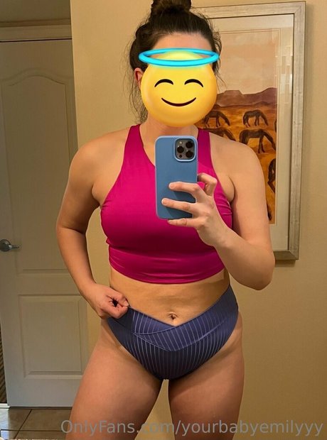 yourbabyemilyyy onlyfans leak