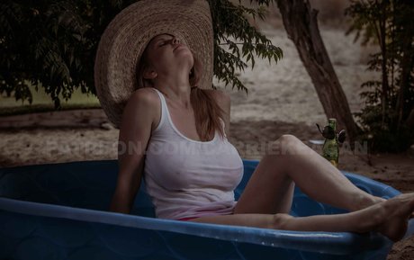 Carrie Keagan onlyfans pictures