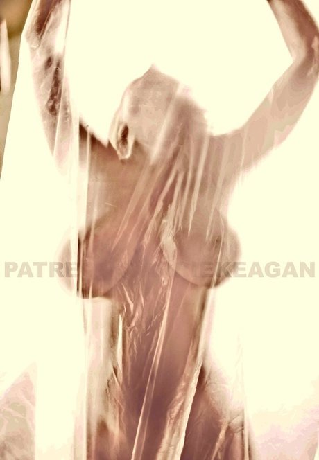 Carrie Keagan Profile pic