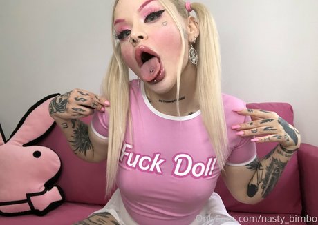 Nasty bimbo leaked onlyfans sex tape