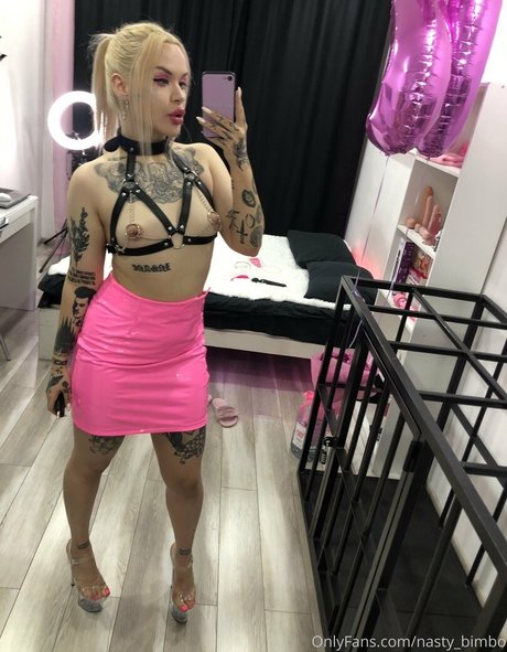 Nasty bimbo only fans leak nude