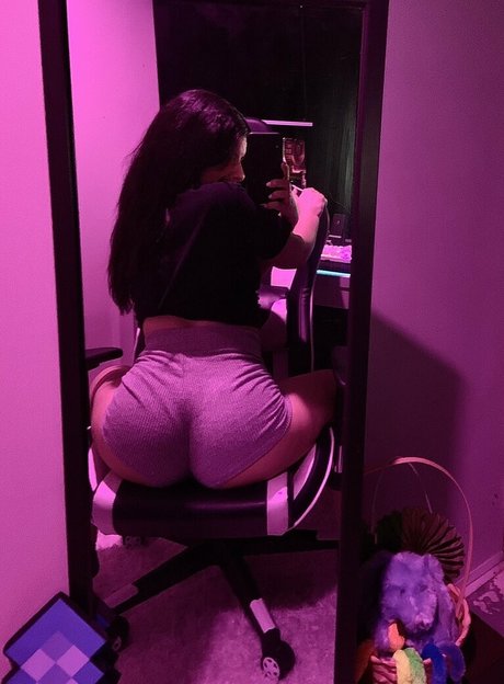 ThatGirlGatto onlyfans public photos