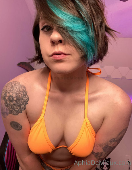 aphiademieuxpublic tits onlyfans