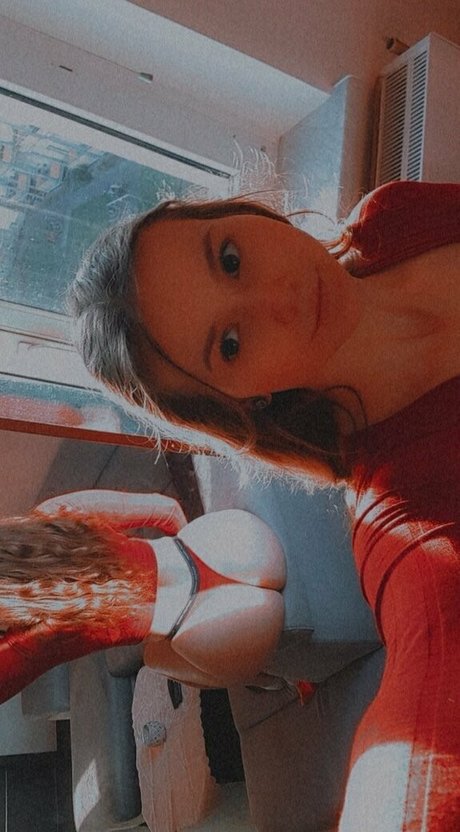 leni official leaked only fans nudes