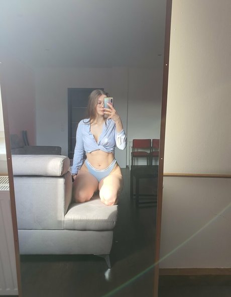 leni official onlyfans sextape leak