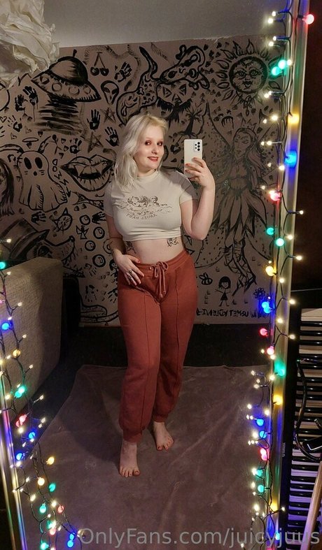 juicyjuus onlyfans nude pics