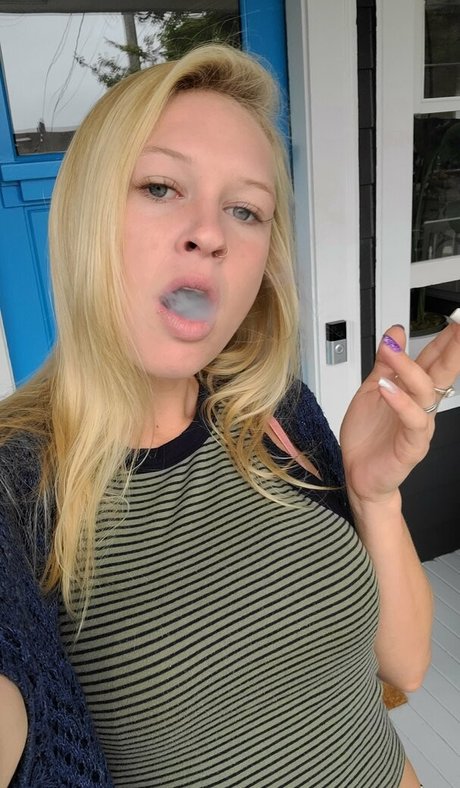smokingprincessof only fans nude leaks
