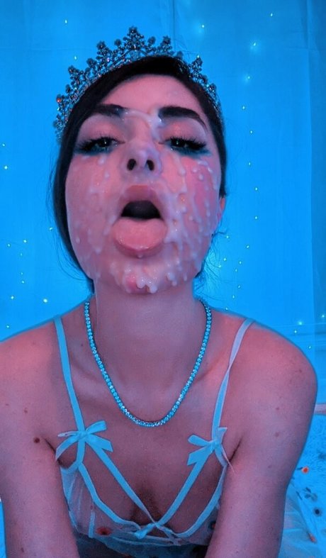 KiraChats onlyfans leaj