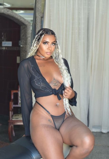 Evelyn Souza desnuda onlyfans