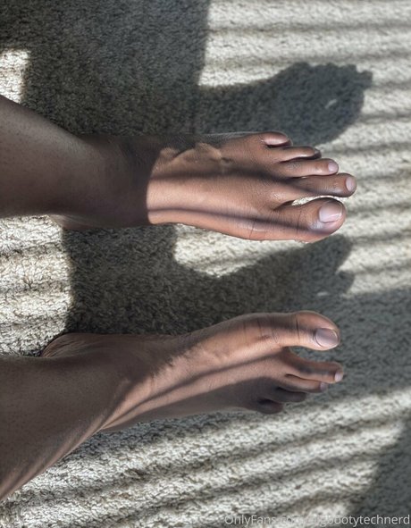 bigbootytechnerd naked on onlyfans