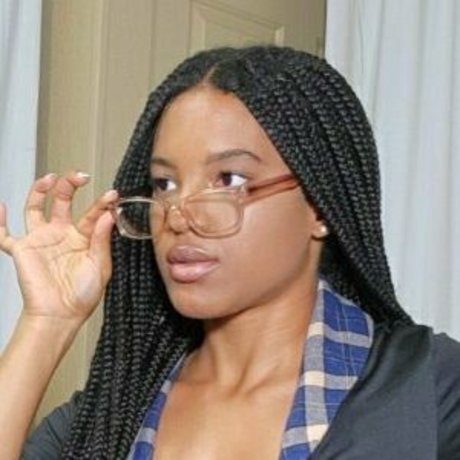 akashalove onlyfans striptease