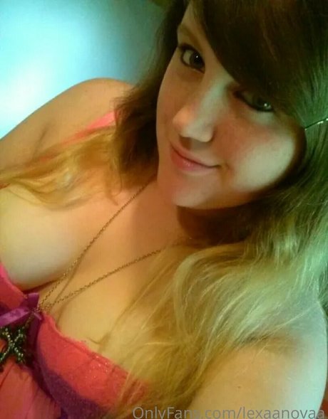 lexaanovaa nude only fans