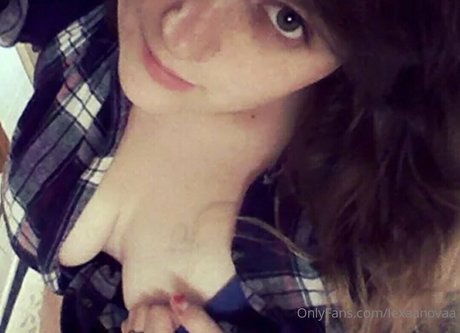 lexaanovaa onlyfans photo