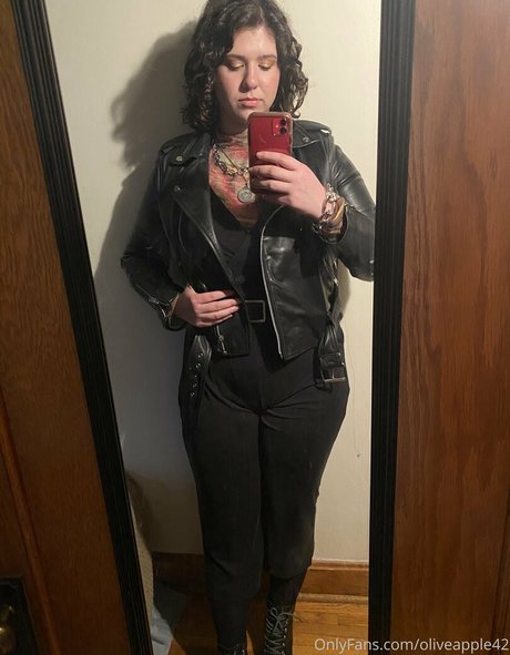 oliveapple42 onlyfans porn leaks