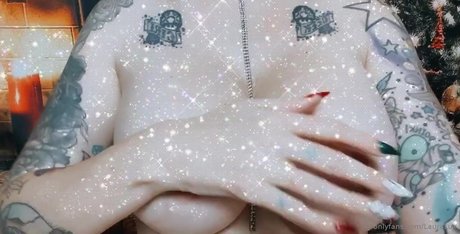 LauraLux onlyfans leams