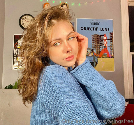 mayasingsfree topless onlyfans