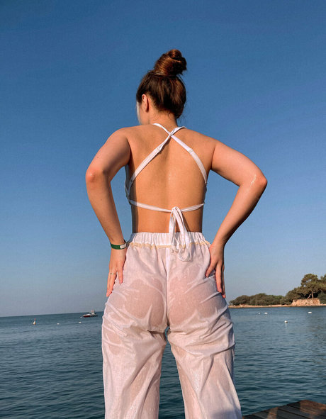 vanessaszwaczka strip onlyfans