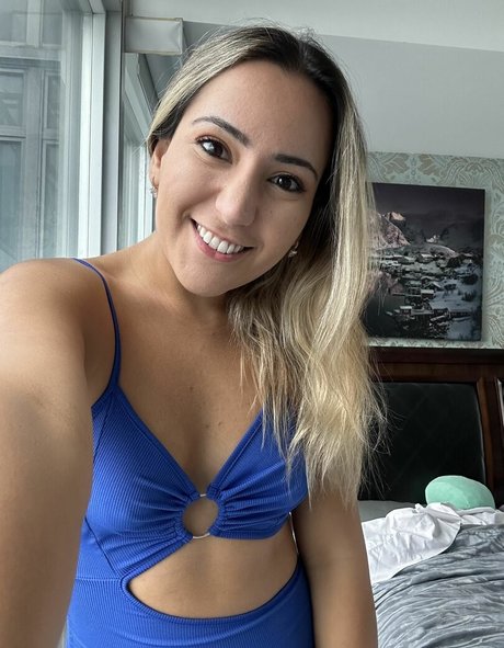 Selina Amini nude onlyfans leak