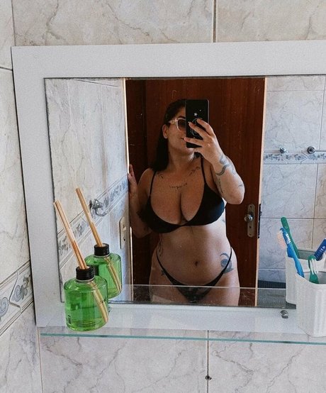 Kennya Raposo onlyfans content