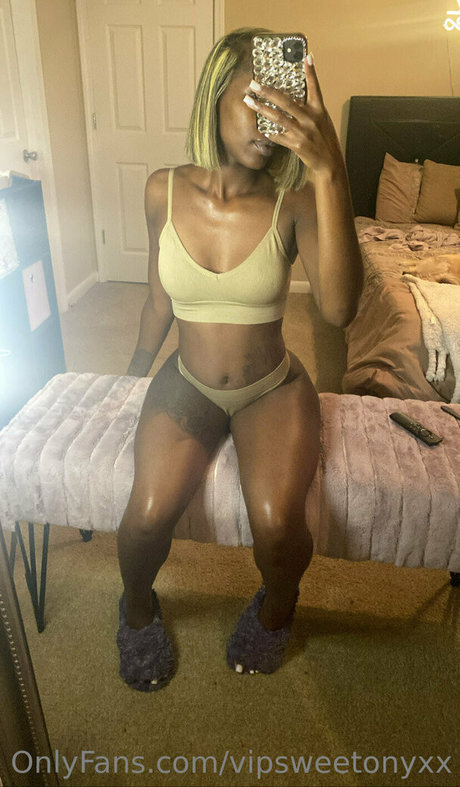 vipsweetonyxx porn onlyfans