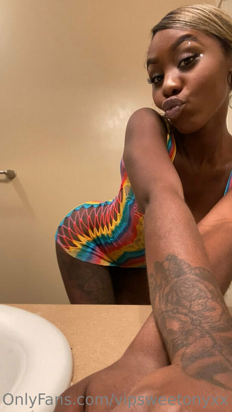 vipsweetonyxx leaks onlyfans
