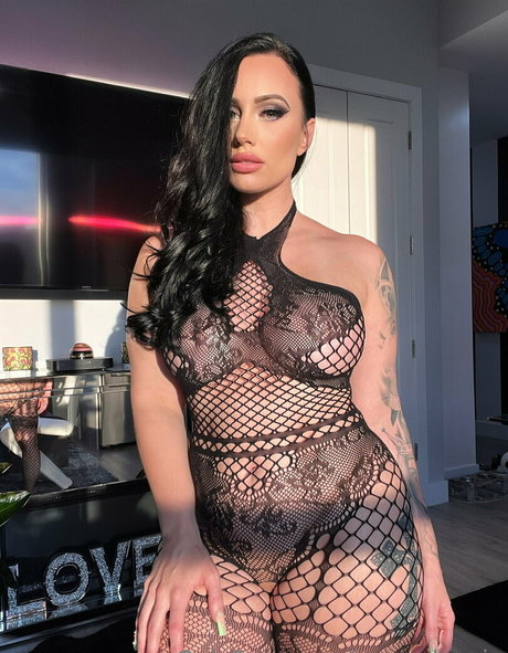 insanelyvain naked only fans