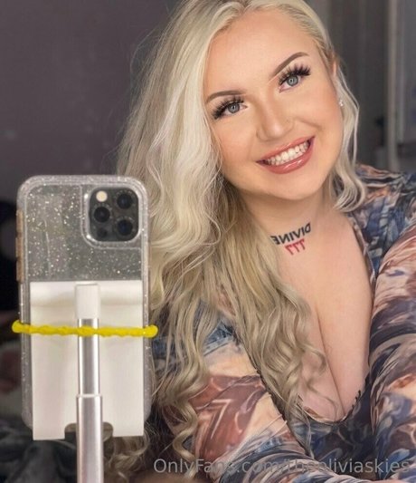 theoliviaskies only fans leak