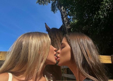 Nolesbi only fans pic