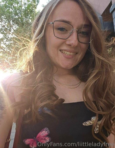 liittleladyfree onlyfans porn leak