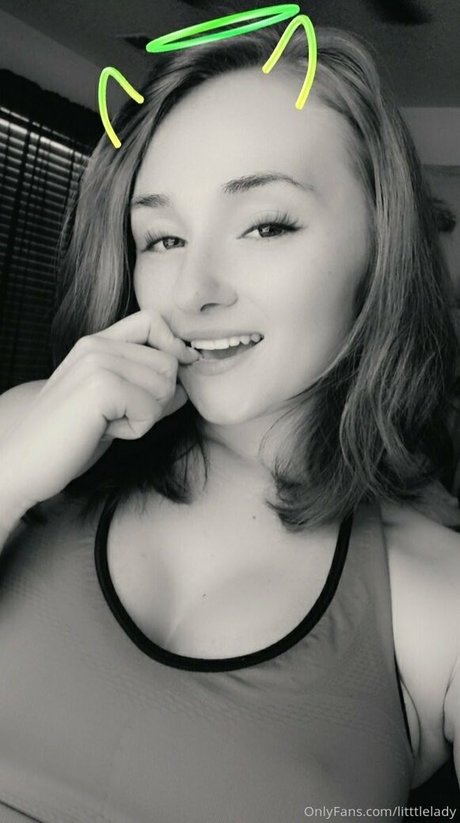 liittleladyfree onlyfans leaks.