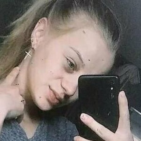 caroline miss Profile pic