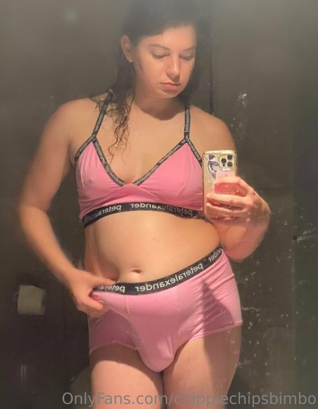 chippiechipsbimbo onlyfans model