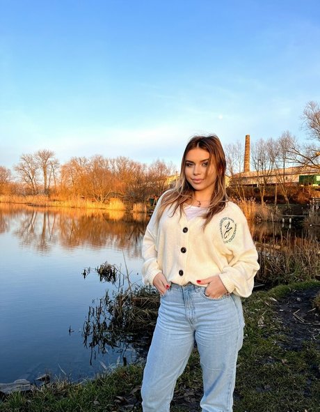 lucky ashley onlyfans nudes