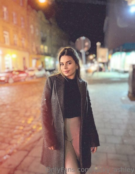 lucky ashley onlyfans leajs