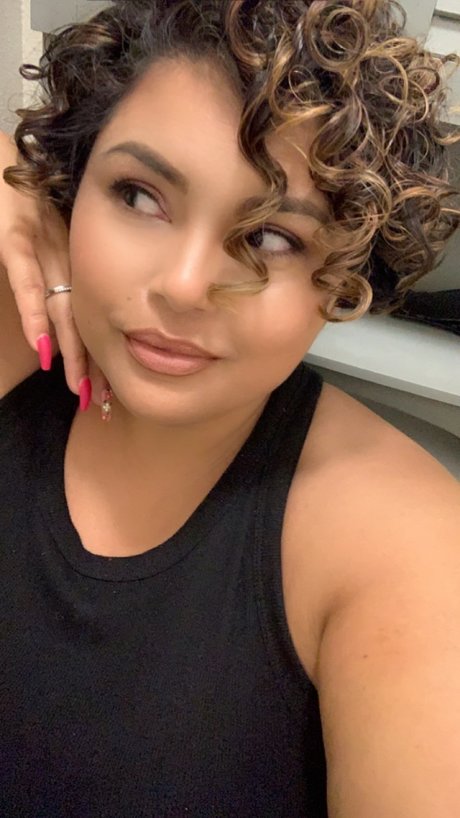 SassyRican23 onlyfans model images