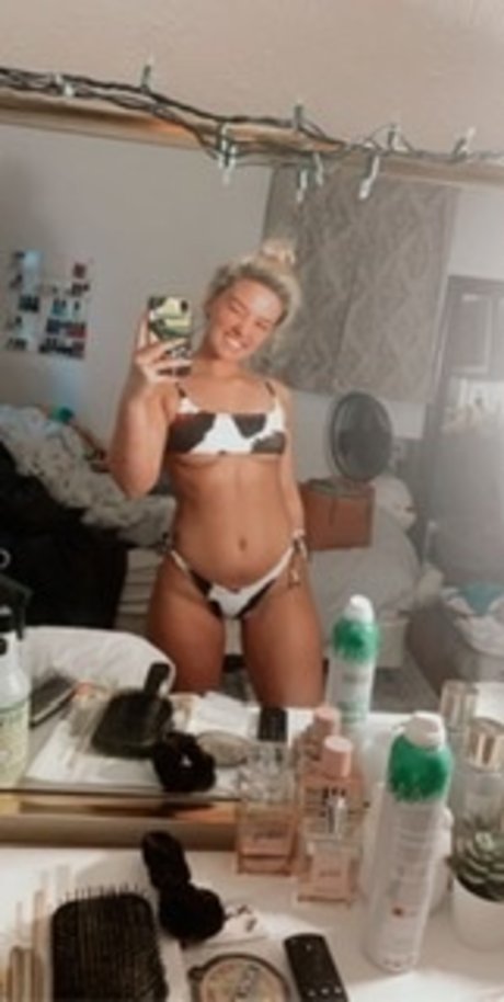 Sassy Girl_ onlyfans model photo