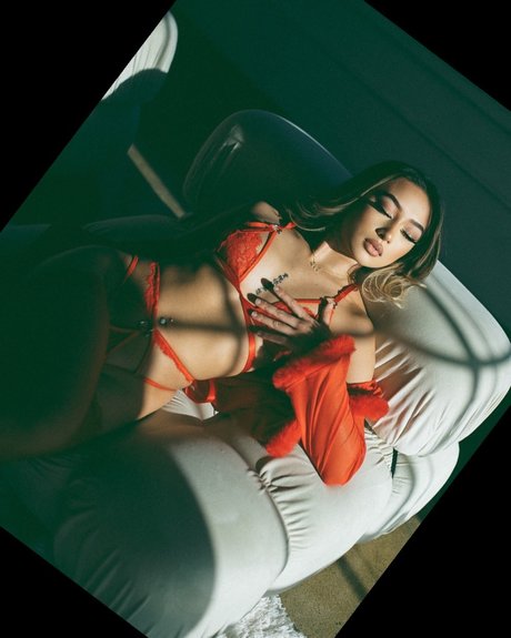 Sara Sheehan onlyfans photos