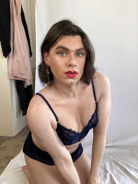 Sara Pinku fans only