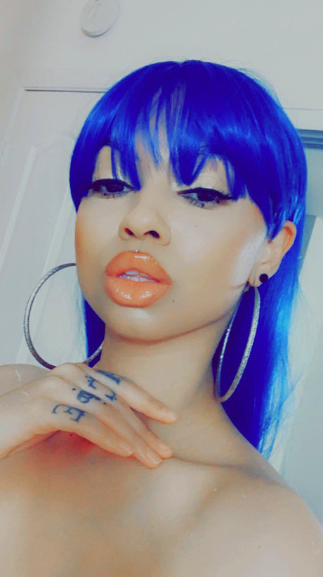 Blu Davis leaks only fans