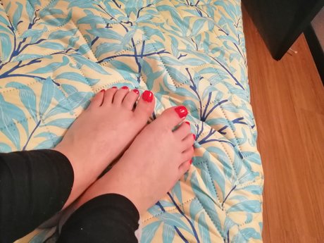 Sxyfoots only fans naked