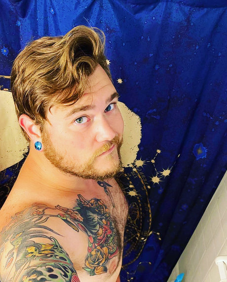 Ryan Muninn nude porn onlyfans