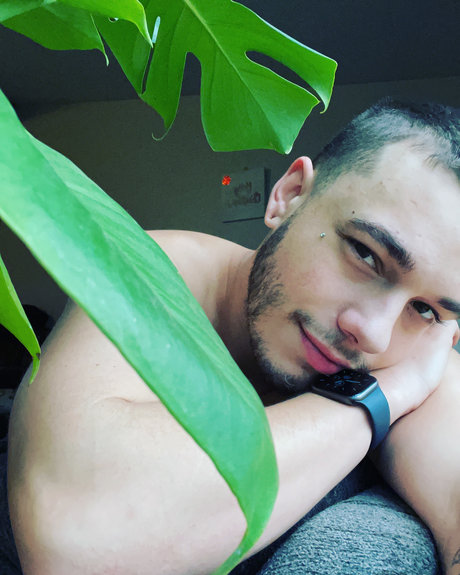 Rylan Lee onlyfans pics